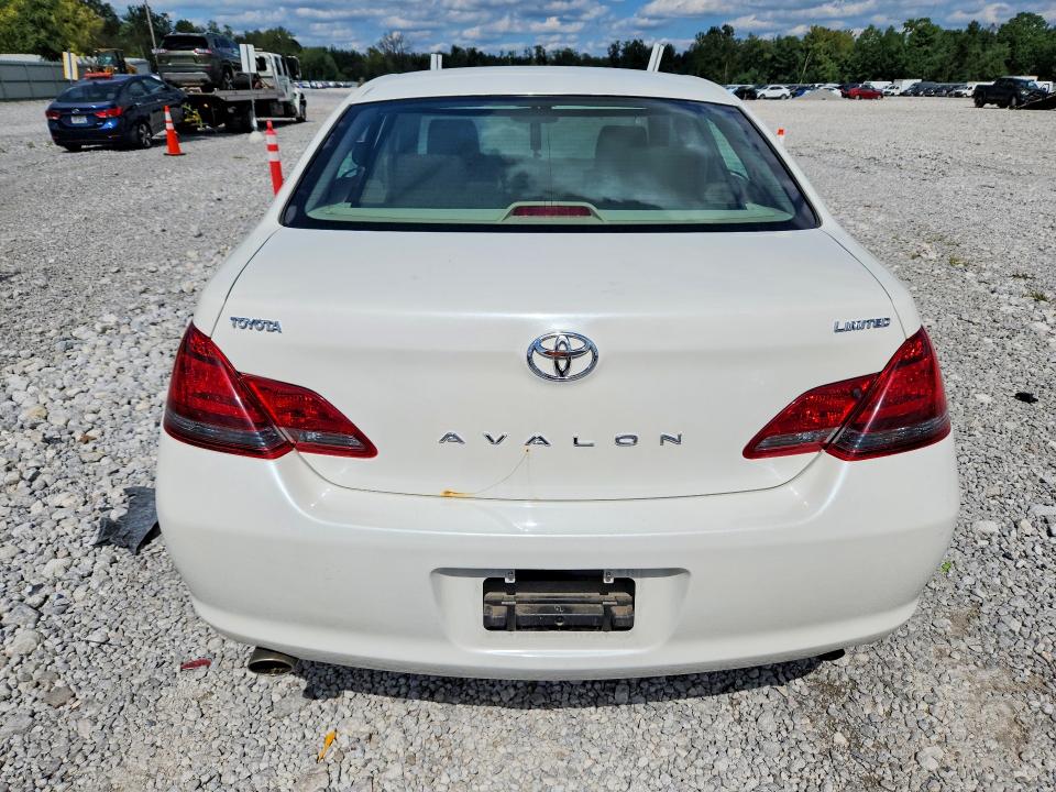68833326 :رقم المزاد ، 4T1BK36B78U310031 vin ، 2008 Toyota Avalon مزاد بيع