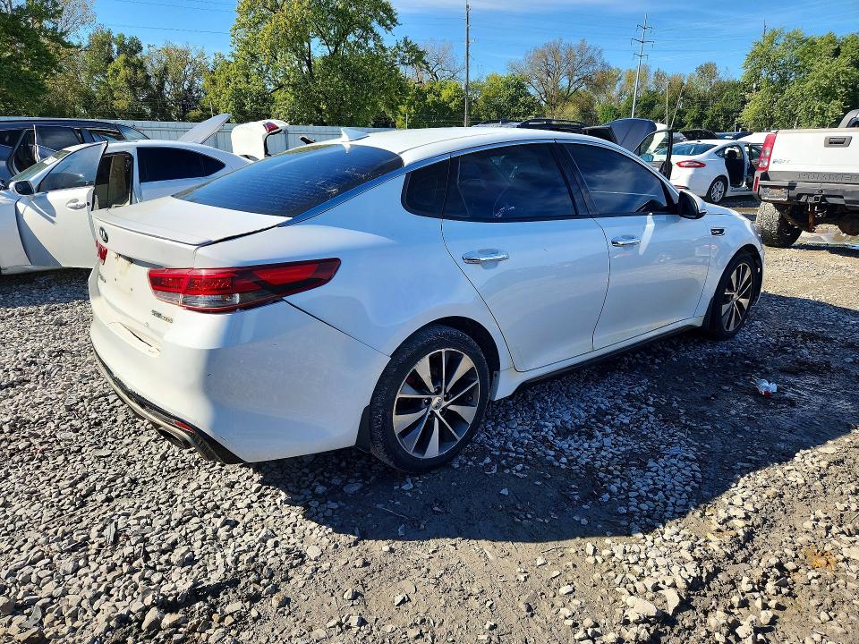 2016 Kia Optima მანქანა იყიდება აუქციონზე, vin: 5XXGW4L24GG058140, აუქციონის ნომერი: 70623876