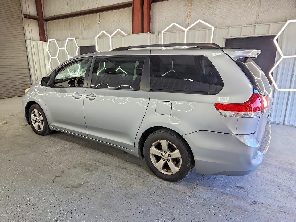 2014 Toyota Sienna მანქანა იყიდება აუქციონზე, vin: 5TDKK3DC9ES464689, აუქციონის ნომერი: 67840646