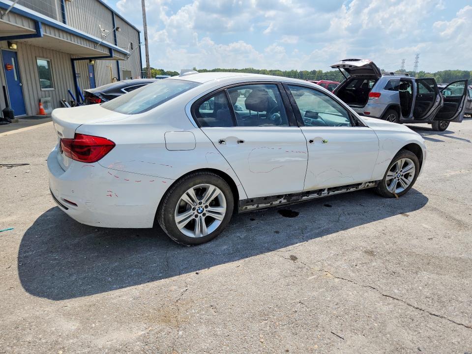 67507946 :رقم المزاد ، WBA8D9G38HNU62281 vin ، 2017 Bmw 330 مزاد بيع