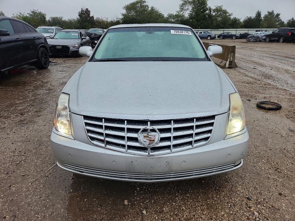 70838176 :رقم المزاد ، 1G6KD5EY9AU119011 vin ، 2010 Cadillac Dts مزاد بيع