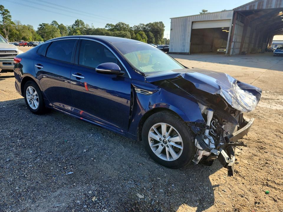 2017 Kia Optima მანქანა იყიდება აუქციონზე, vin: 5XXGT4L3XHG168077, აუქციონის ნომერი: 68625446