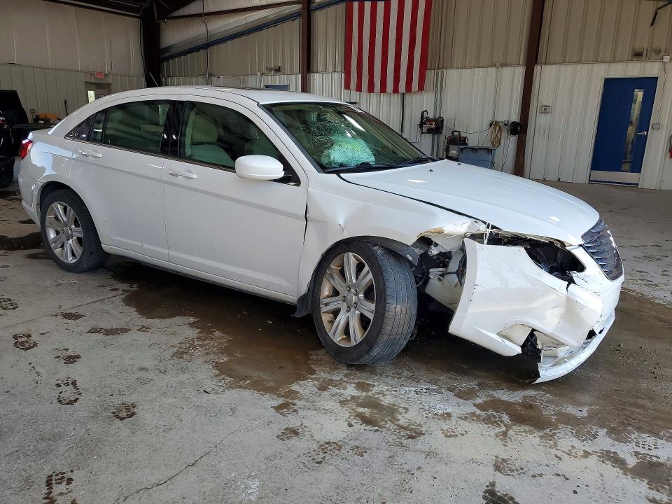 67833656 :رقم المزاد ، 1C3BC1FB1BN562305 vin ، 2011 Chrysler 200 مزاد بيع