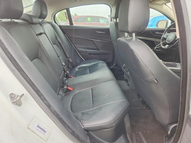 68717176 :رقم المزاد ، SAJAR4FX3JCP34333 vin ، 2018 Jaguar Xe مزاد بيع