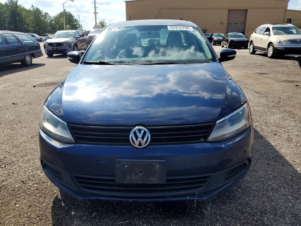 67912796 :رقم المزاد ، 3VWDZ7AJ8BM087862 vin ، 2011 Volkswagen Jetta مزاد بيع