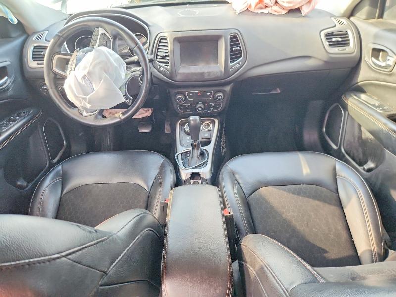67680596 :رقم المزاد ، 3C4NJDBB4JT192584 vin ، 2018 Jeep Compass مزاد بيع