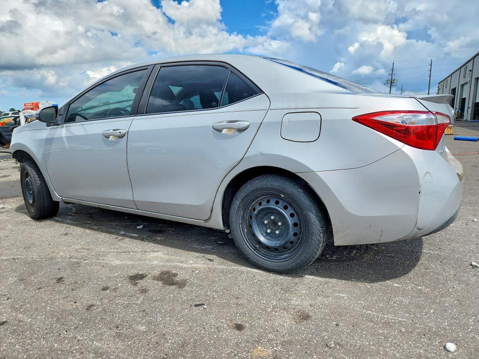 68334326 :رقم المزاد ، 2T1BURHE4FC381173 vin ، 2015 Toyota Corolla مزاد بيع