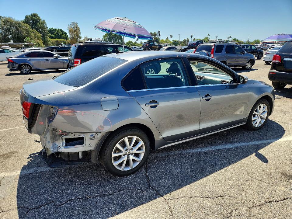 68802736 :رقم المزاد ، 3VWD17AJ3EM336841 vin ، 2014 Volkswagen Jetta مزاد بيع