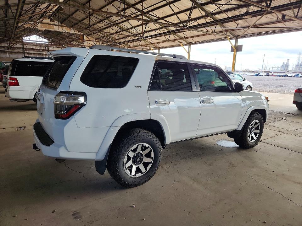 68853286 :رقم المزاد ، JTEBU5JR5J5583866 vin ، 2018 Toyota 4runner مزاد بيع