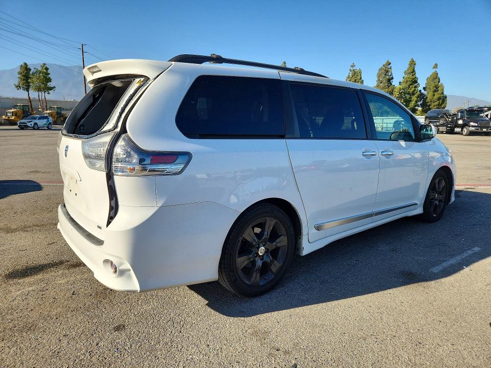 71409316 :رقم المزاد ، 5TDXK3DC1DS359620 vin ، 2013 Toyota Sienna مزاد بيع