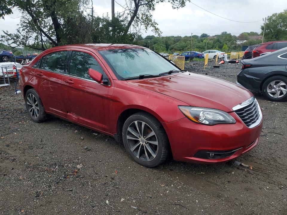 70175816 :رقم المزاد ، 1C3CCBHG0CN116912 vin ، 2012 Chrysler 200 مزاد بيع
