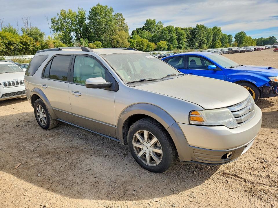 69820586 :رقم المزاد ، 1FMDK02W98GA01739 vin ، 2008 Ford Taurus X مزاد بيع
