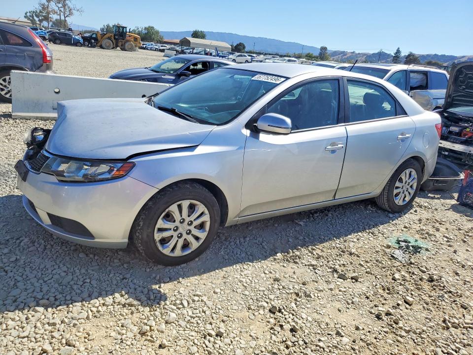 2013 Kia Forte მანქანა იყიდება აუქციონზე, vin: KNAFU4A2XD5680890, აუქციონის ნომერი: 67752496