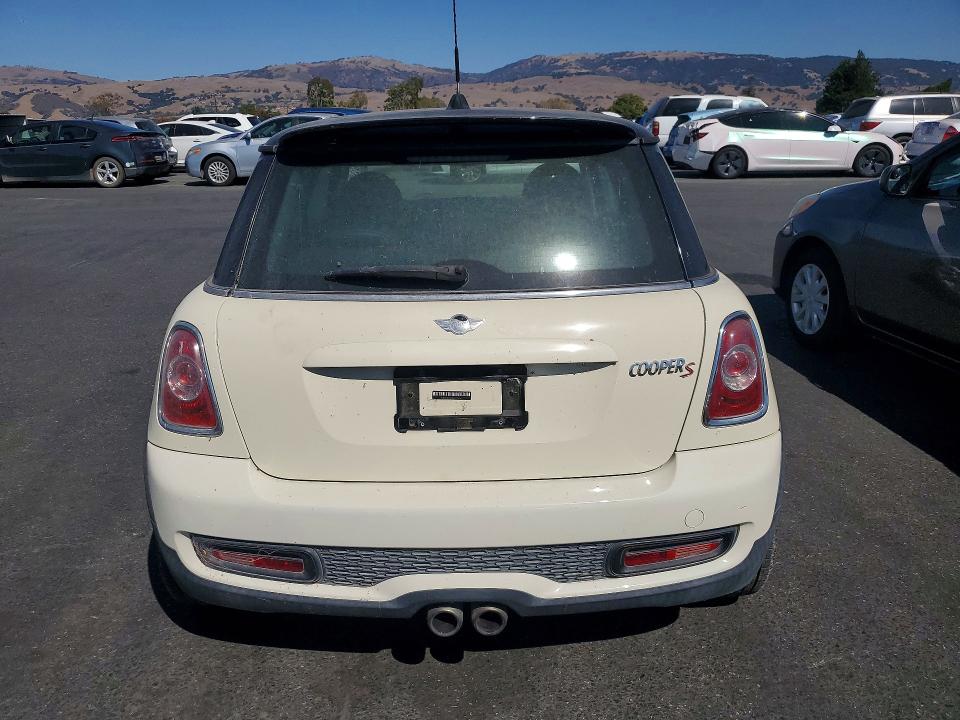 Продаж на аукціоні авто 2011 Mini Cooper, vin: WMWSV3C56BTY21671, номер лоту: 70267096