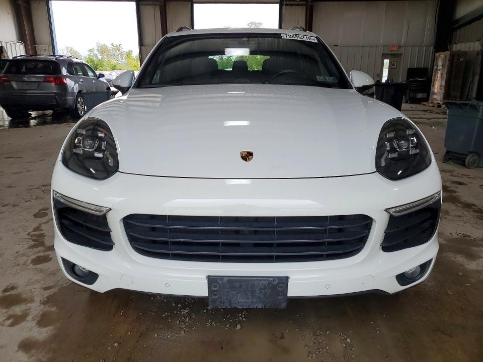 70886216 :رقم المزاد ، WP1AE2A2XFLA52534 vin ، 2015 Porsche Cayenne مزاد بيع