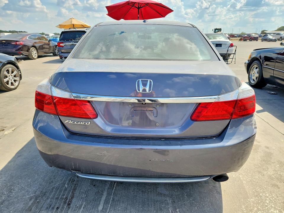 Продажа на аукционе авто 2015 Honda Accord, vin: 1HGCR2F81FA232588, номер лота: 69411336