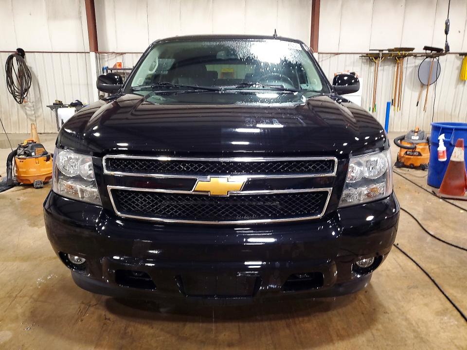 68617606 :رقم المزاد ، 1GNSKJE77CR167719 vin ، 2012 Chevrolet Suburban مزاد بيع