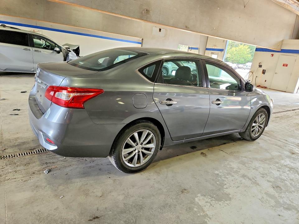 69730246 :رقم المزاد ، 3N1AB7AP3JY250989 vin ، 2018 Nissan Sentra مزاد بيع