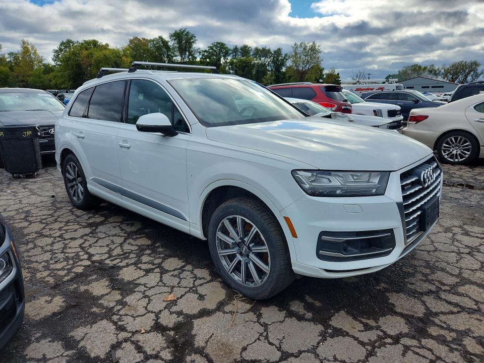 Продаж на аукціоні авто 2017 Audi Q7, vin: WA1VAAF75HD037637, номер лоту: 67247106