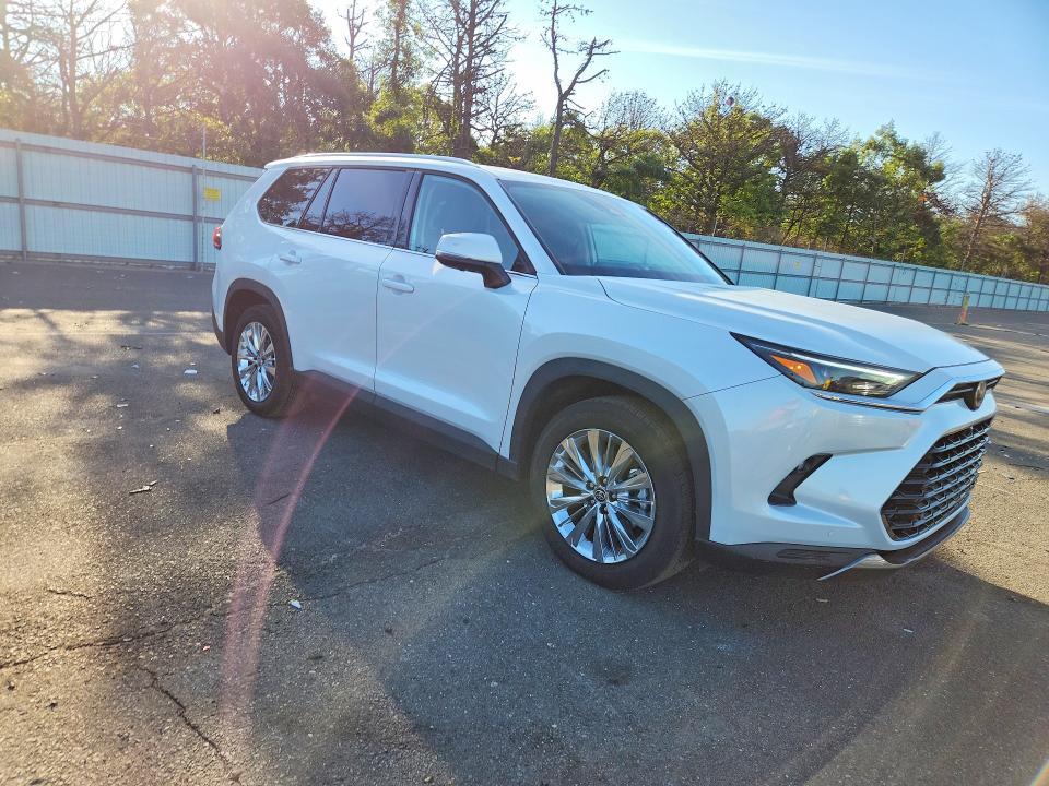 2026 Toyota Grand Highlander მანქანა იყიდება აუქციონზე, vin: 5TDAAAB56TS130561, აუქციონის ნომერი: 67598046