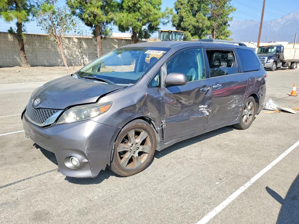 68712726 :رقم المزاد ، 5TDXK3DC4ES412280 vin ، 2014 Toyota Sienna مزاد بيع