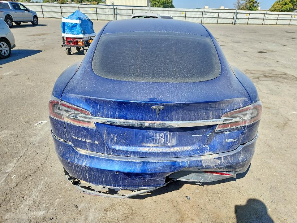 Продажа на аукционе авто 2015 Tesla Model S, vin: 5YJSA1H22FF092577, номер лота: 67559986