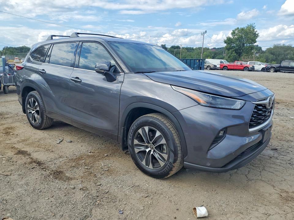Aukcja sprzedaży 2022 Toyota Highlander, vin: 5TDBZRBH2NS573329, numer aukcji: 68135986