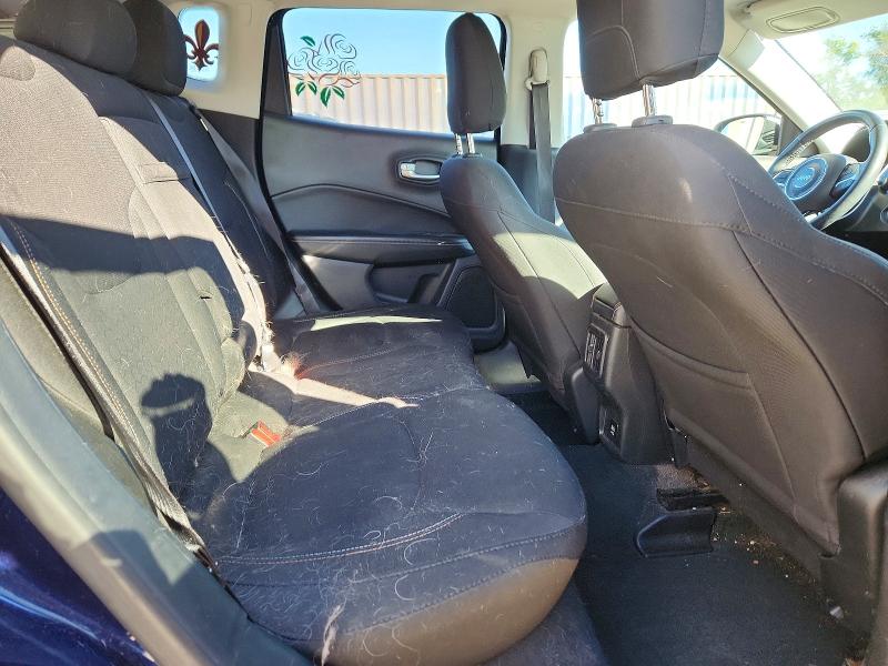 70442876 :رقم المزاد ، 3C4NJDAB6JT126717 vin ، 2018 Jeep Compass مزاد بيع