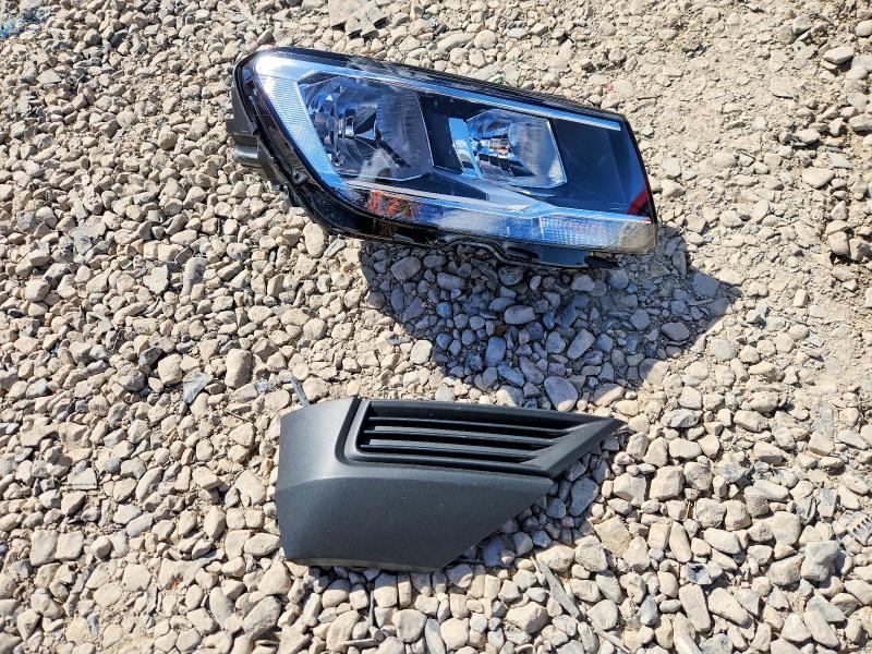 67165126 :رقم المزاد ، 3VV0B7AX9JM094961 vin ، 2018 Volkswagen Tiguan مزاد بيع