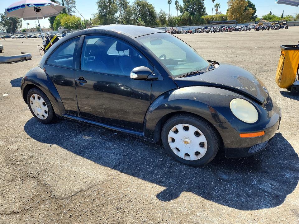67314896 :رقم المزاد ، 3VWPG3AG6AM009059 vin ، 2010 Volkswagen New Beetle مزاد بيع