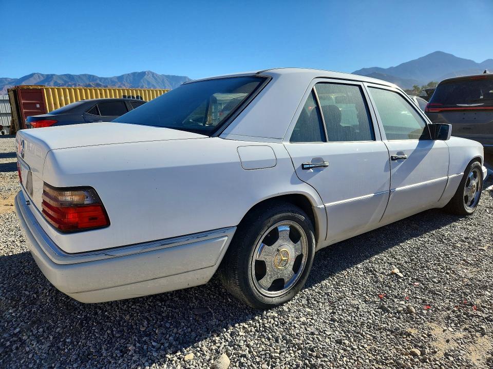 Продажа на аукционе авто 1994 Mercedes-benz E, vin: WDBEA32E1RC104813, номер лота: 67479946