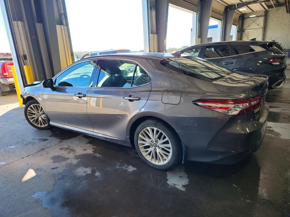 2020 Toyota Camry მანქანა იყიდება აუქციონზე, vin: 4T1F11AK8LU883304, აუქციონის ნომერი: 70001636