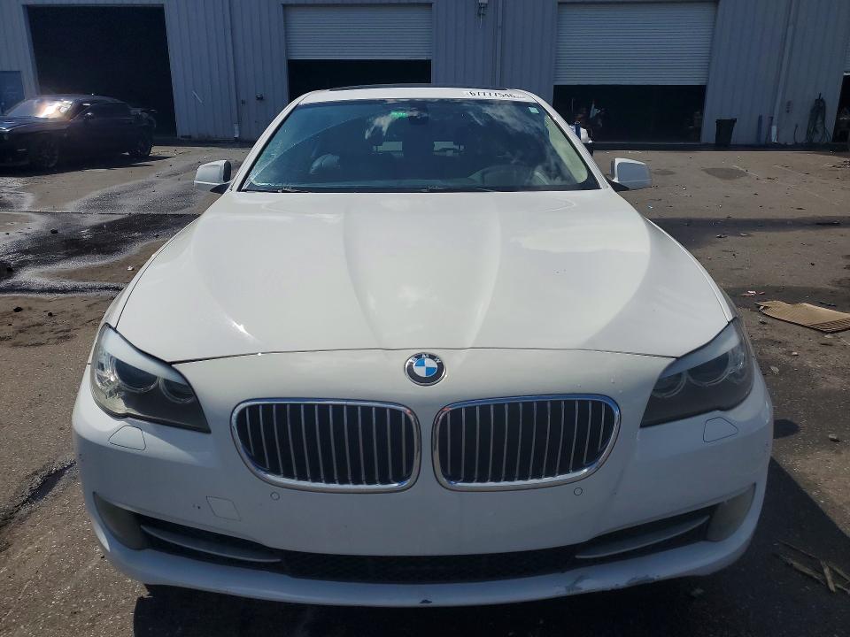 67777546 :رقم المزاد ، WBAFR1C59BC750864 vin ، 2011 Bmw 528 مزاد بيع