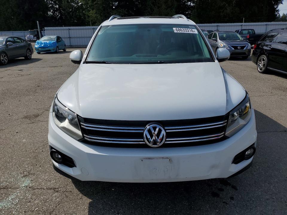 68633316 :رقم المزاد ، WVGBV7AX9FW563922 vin ، 2015 Volkswagen Tiguan مزاد بيع