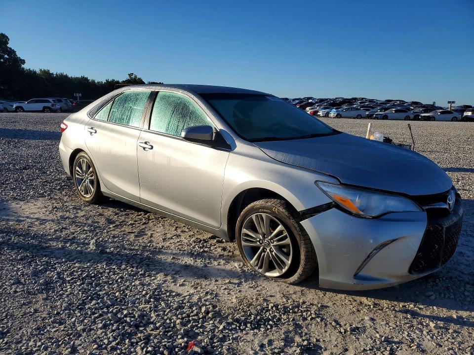 2015 Toyota Camry მანქანა იყიდება აუქციონზე, vin: 4T1BF1FK7FU977848, აუქციონის ნომერი: 70663376