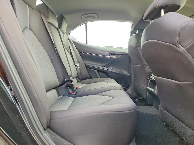 67699056 :رقم المزاد ، 4T1C11BK1MU020721 vin ، 2021 Toyota Camry مزاد بيع