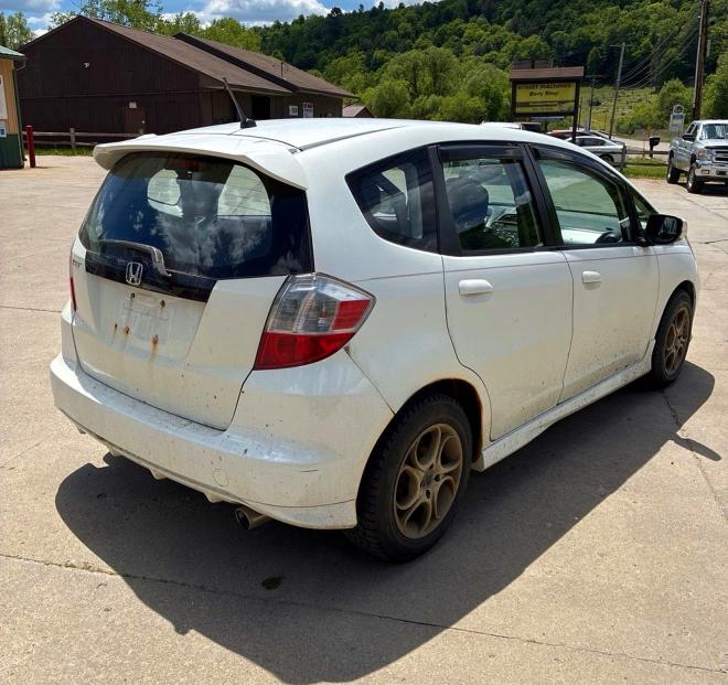 2013 Honda Fit მანქანა იყიდება აუქციონზე, vin: JHMGE8G51DC060792, აუქციონის ნომერი: 70188146