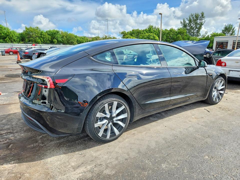 68493316 :رقم المزاد ، 5YJ3E1EA9SF044945 vin ، 2025 Tesla Model 3 مزاد بيع