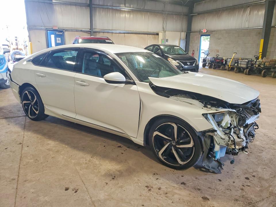 69523996 :رقم المزاد ، 1HGCV1F34NA040820 vin ، 2022 Honda Accord مزاد بيع