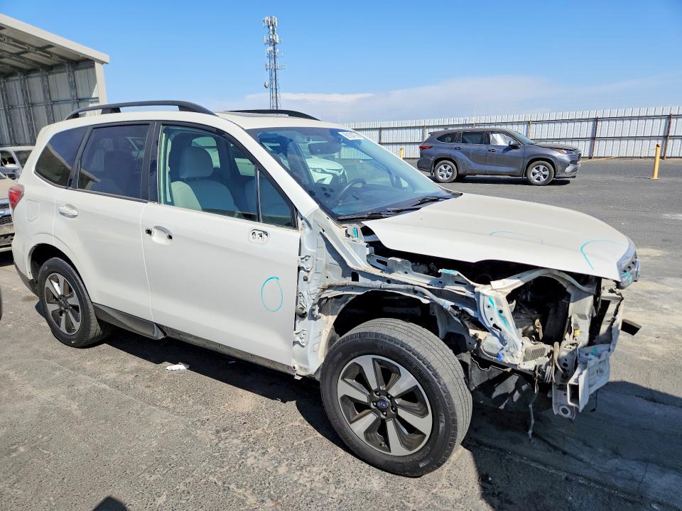 Продажа на аукционе авто 2017 Subaru Forester, vin: JF2SJAGC0HH571174, номер лота: 69184776