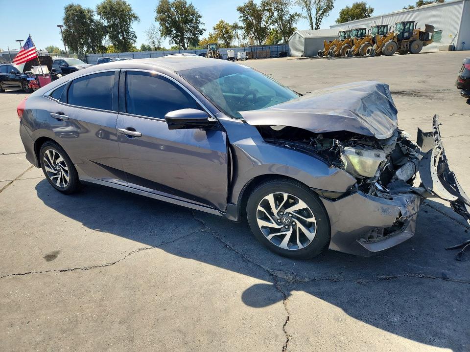 2017 Honda Civic მანქანა იყიდება აუქციონზე, vin: 19XFC2F73HE216994, აუქციონის ნომერი: 70102226