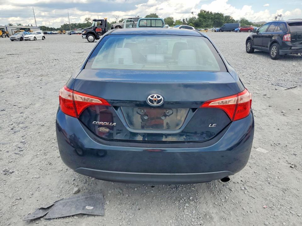 70129336 :رقم المزاد ، 2T1BURHE4HC882289 vin ، 2017 Toyota Corolla مزاد بيع
