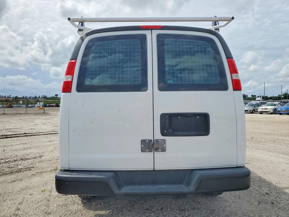 Продаж на аукціоні авто 2021 Chevrolet Express G2500, vin: 1GCWGAFP0M1236325, номер лоту: 71302476