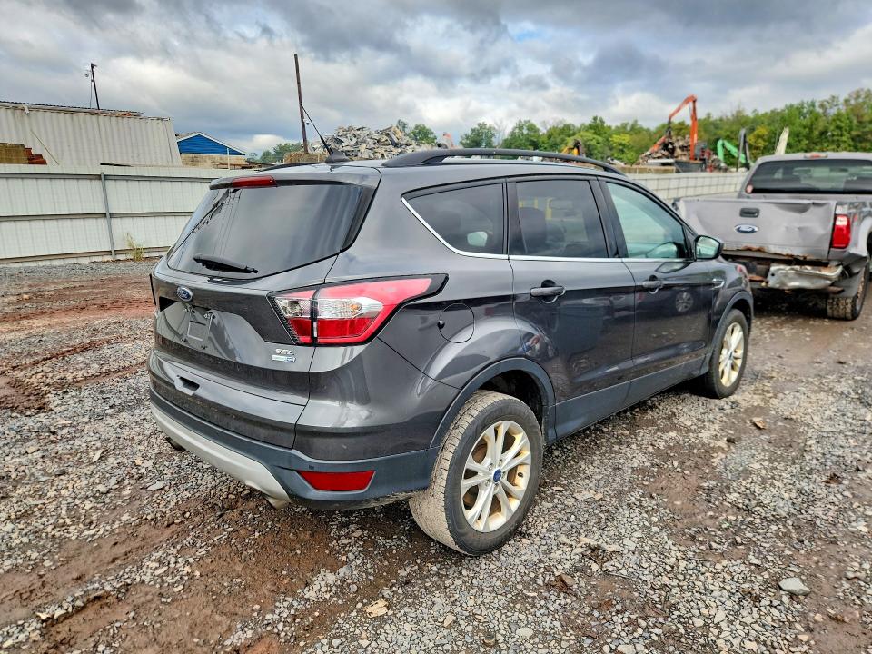 2018 Ford Escape მანქანა იყიდება აუქციონზე, vin: 1FMCU9HD3JUD40441, აუქციონის ნომერი: 70873586