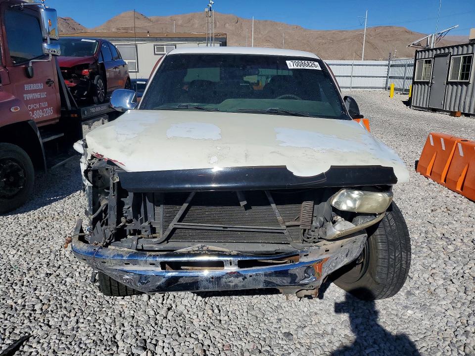 Продажа на аукционе авто 2002 Chevrolet Silverado, vin: 2GCEC19W321187655, номер лота: 70086826