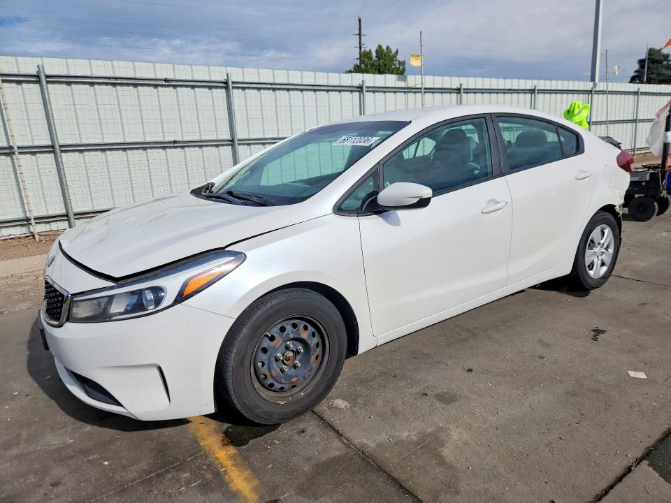 68112036 :رقم المزاد ، 3KPFL4A73JE164663 vin ، 2018 Kia Forte مزاد بيع