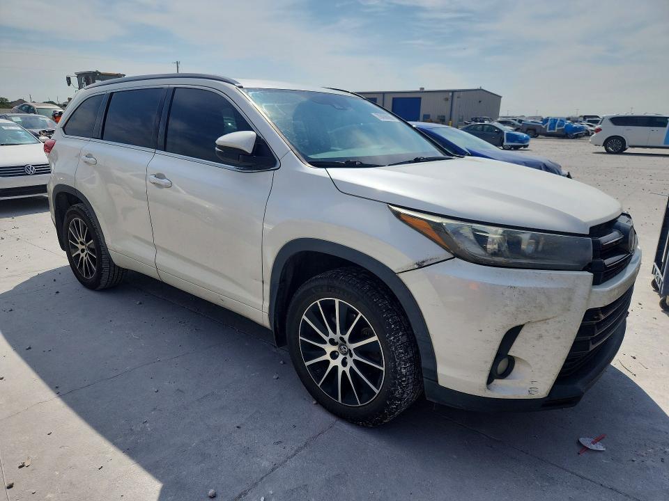 70456086 :رقم المزاد ، 5TDKZRFH4HS507945 vin ، 2017 Toyota Highlander مزاد بيع