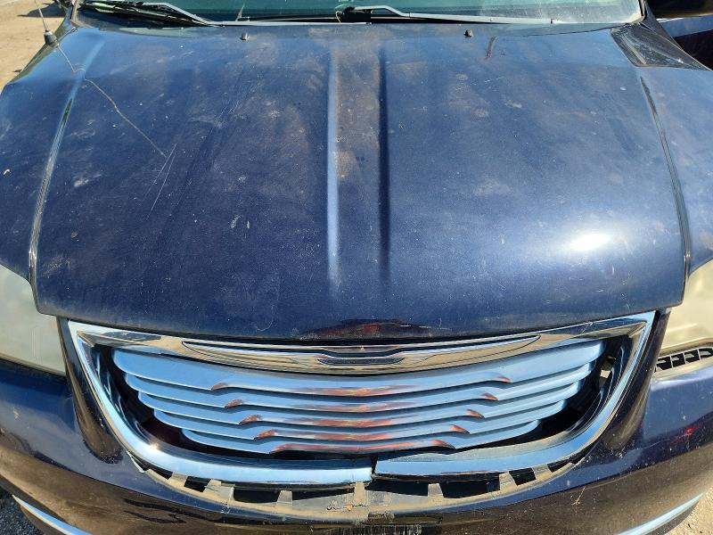 69108786 :رقم المزاد ، 2A4RR5DG9BR636985 vin ، 2011 Chrysler Town & Country مزاد بيع