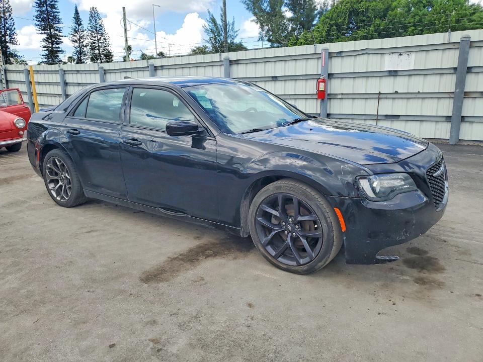 Aukcja sprzedaży 2018 Chrysler 300, vin: 2C3CCABG6JH243320, numer aukcji: 69450586