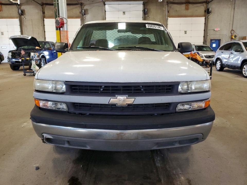 69826136 :رقم المزاد ، 1GCEC14W8YE208580 vin ، 2000 Chevrolet Silverado مزاد بيع